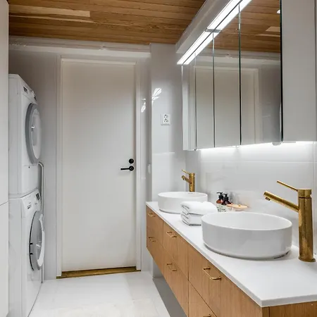 Scandinavian Deluxe House With Private Sauna At Kamppi